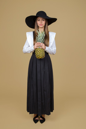 Qualcuno vuole un'ananas, eh?